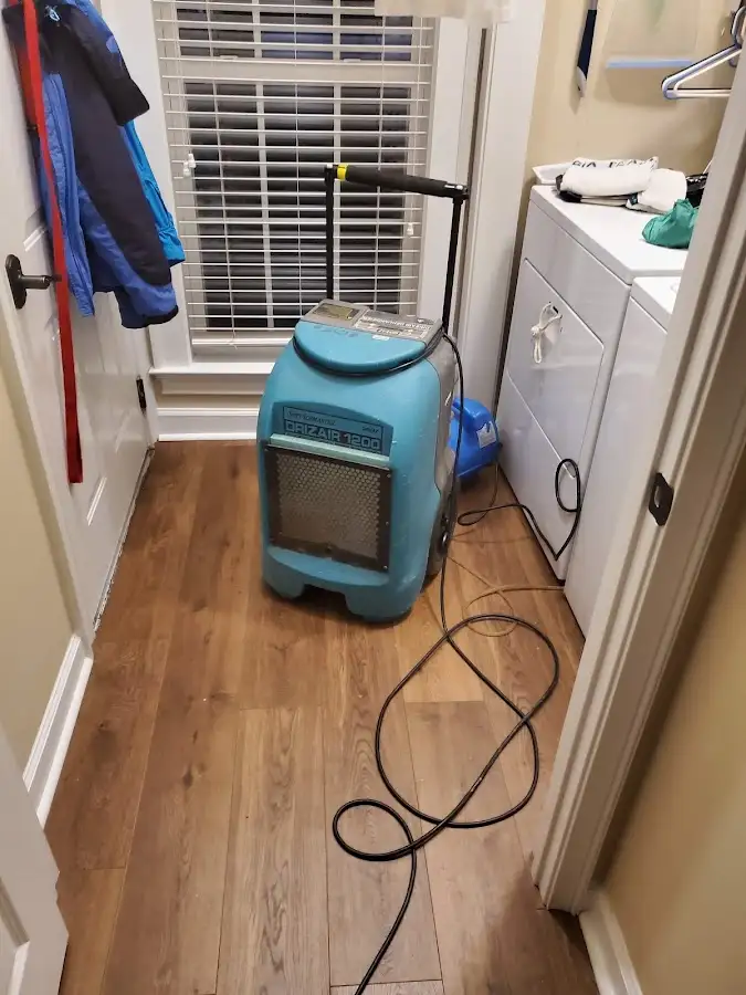 Commercial dehumidifier deployed for Crawl Space Restoration in Franklin